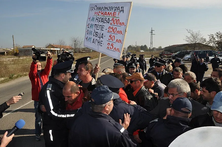 След финтове по Марица животновъдите аплодираха полицаите