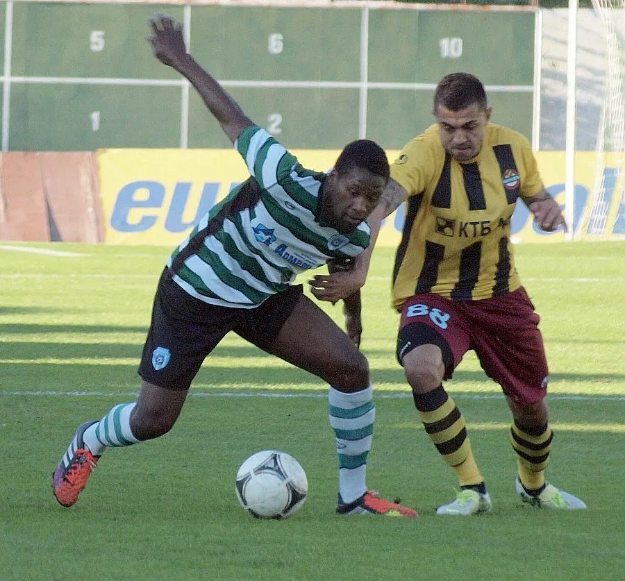 Ботев и Черно море с равен, "канарчетата" без публика 