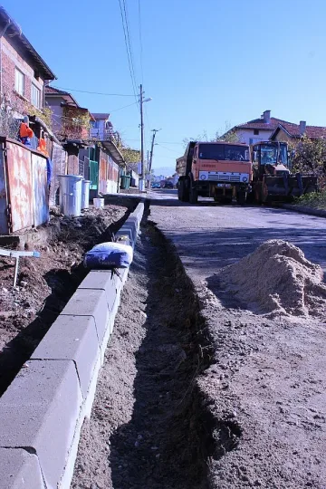 След 30 г. 3 улици ще имат нов асфалт