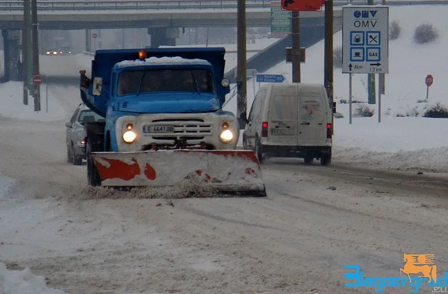 Фирма чисти снега до час