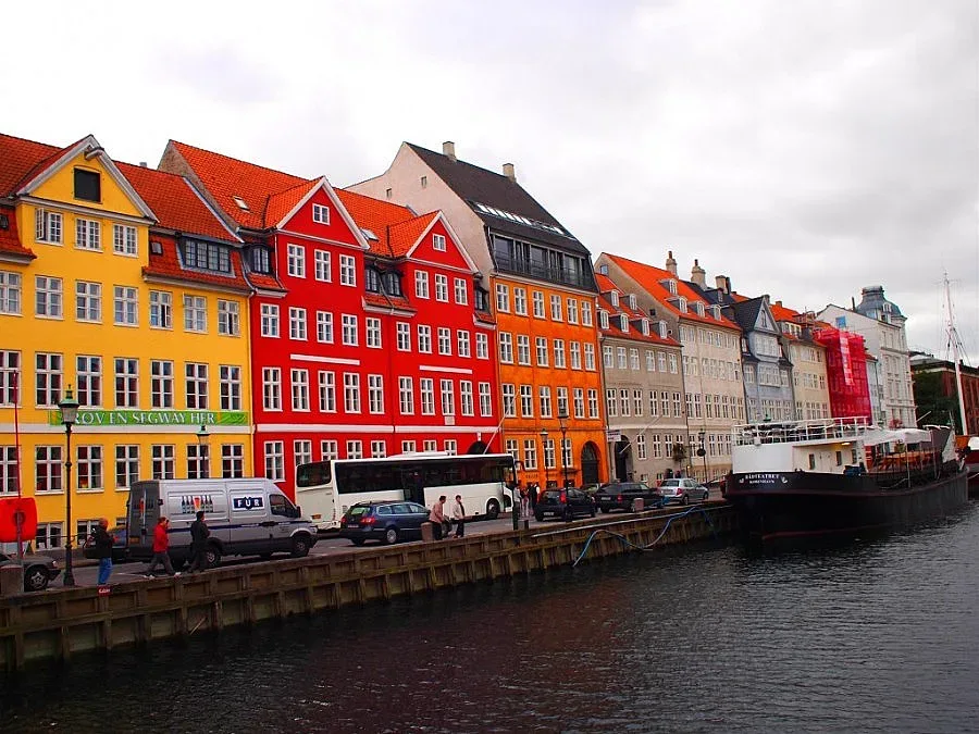 Хронични алкохолици чистят из Амстердам, плащат им с бира