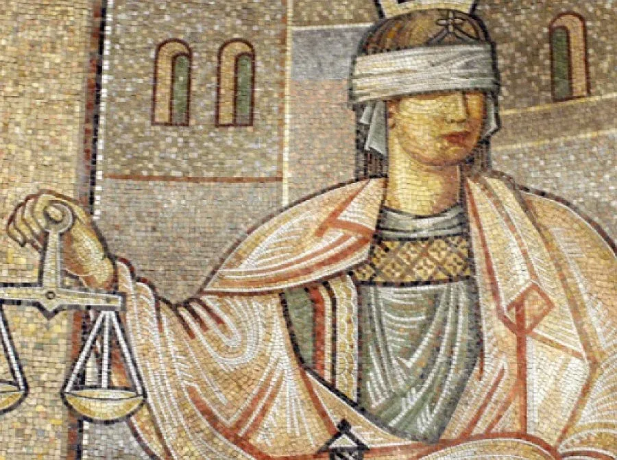 Петима обвинени за убийства и отвличания