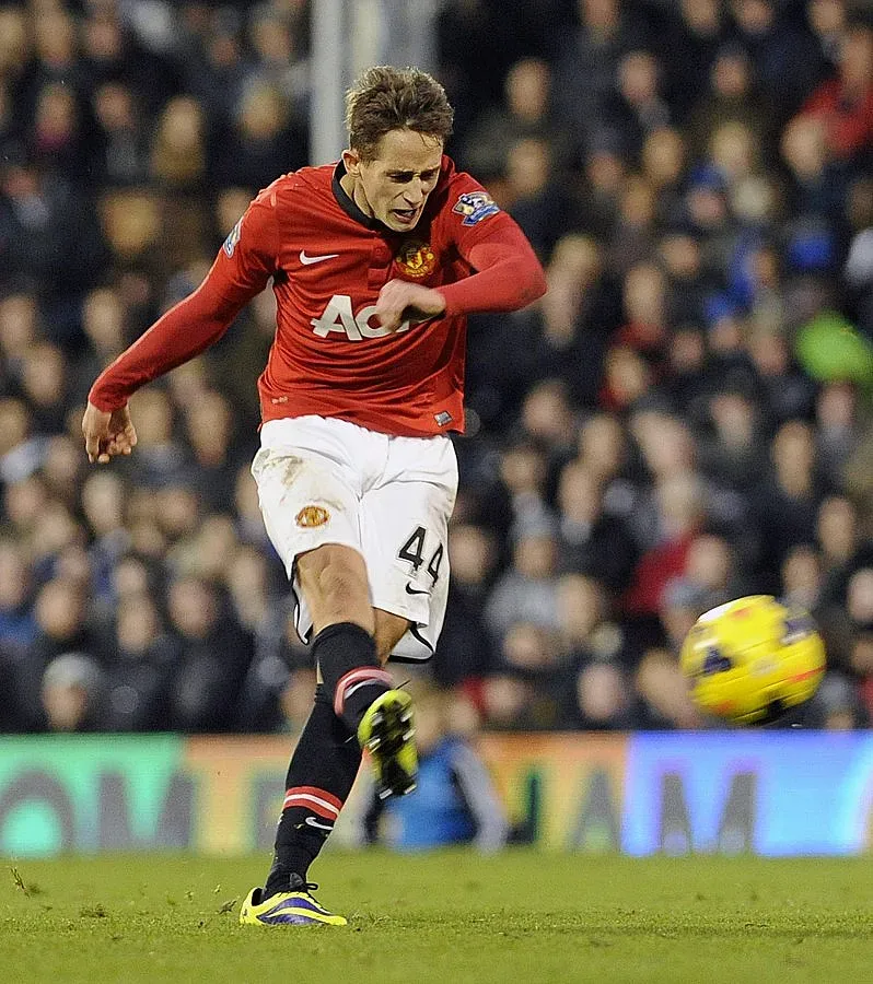 Наказаха съотборник на Бербатов за три мача (ВИДЕО)