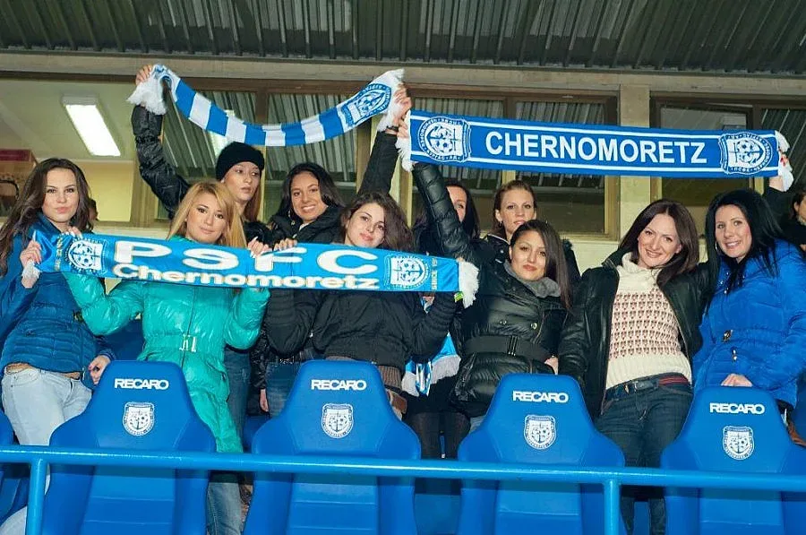 12 претендентки за титлата Мис Бургас подкрепят „акулите“ 