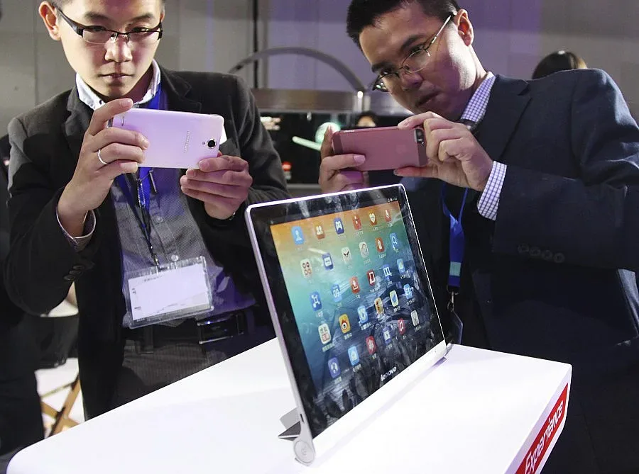 Таблети и смартфони вдигнаха с 36% печалбата на Lenovo