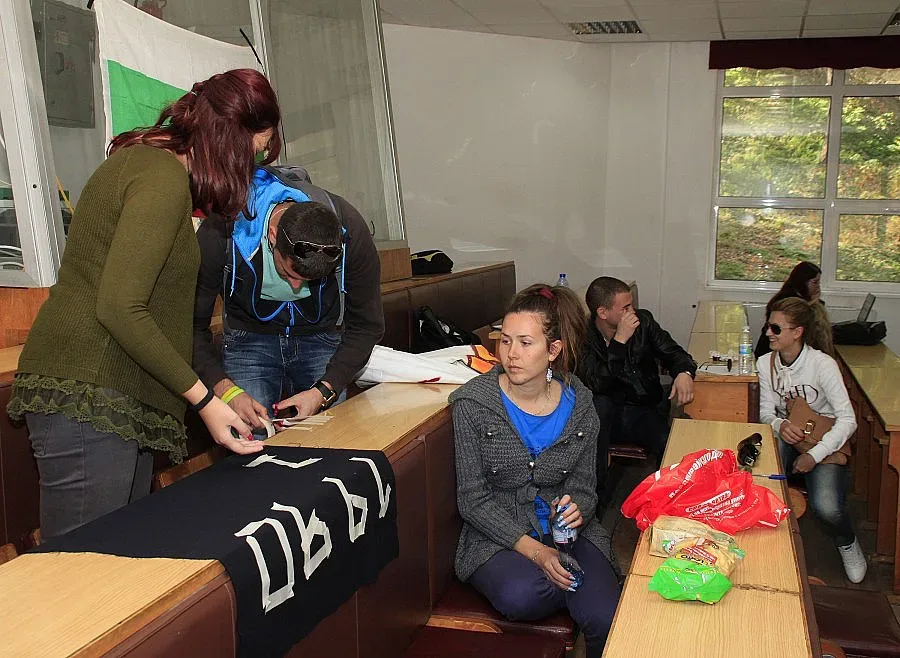 Провокатори с пистолет при окупаторите от ВТУ