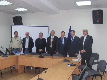 Губернатор иска 24-часови дежурства от ЧЕЗ