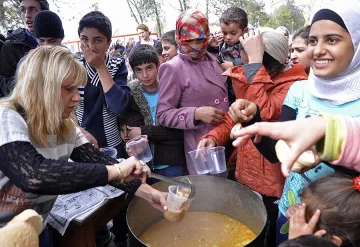 Измамиха сирийци, водиха ги до "кюрдски културен център" за по $700 