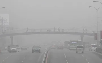 Пекин ограничава продажбите на коли заради замърсяването