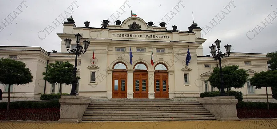 Слухове за коалиция ДПС-ГЕРБ подпалиха мрежата