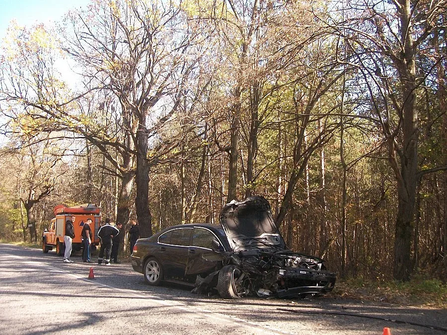 Мъж загина, шофьор бере душа след челен сблъсък