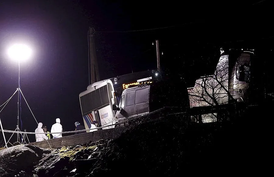 Три жертви в Норвегия при нападение на автобус (ВИДЕО)