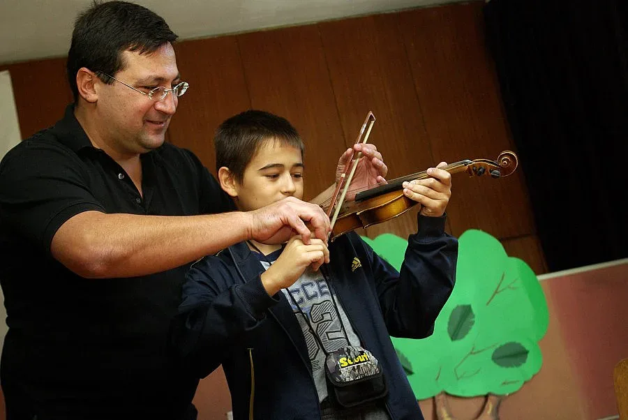 "Фортисимо" влиза в клас