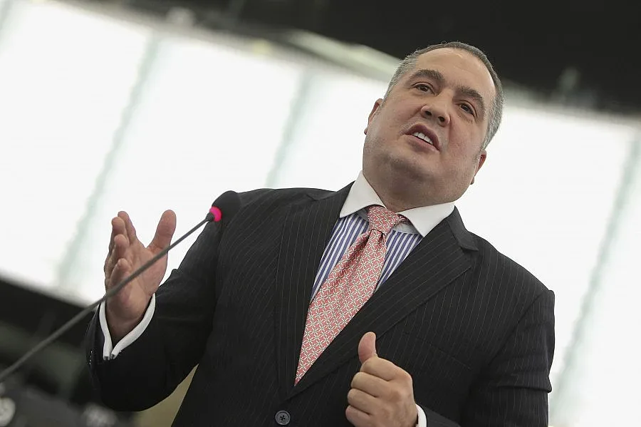 Слави Бинев сезира Европа заради наши спортисти