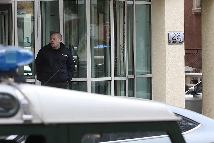 Камък по асансьора на БФС