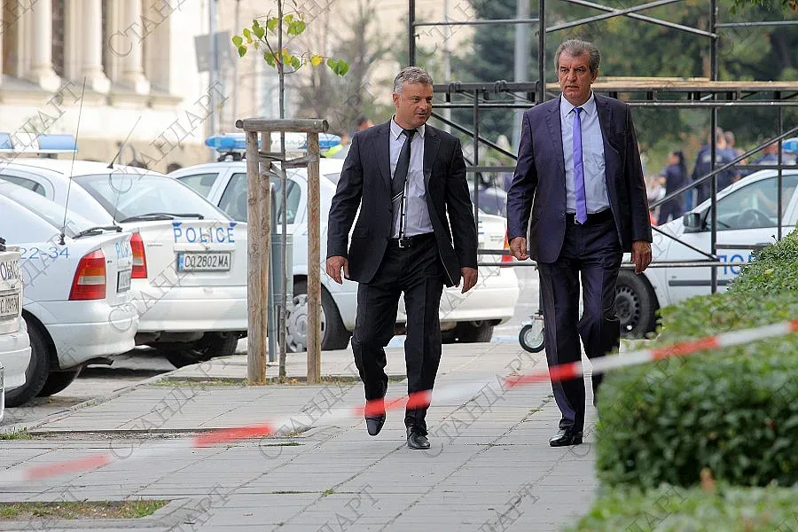 Депутат връчи стипендия на отличничка