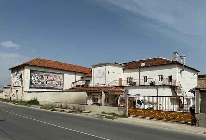 Разпродават заради дългове известен месокомбинат