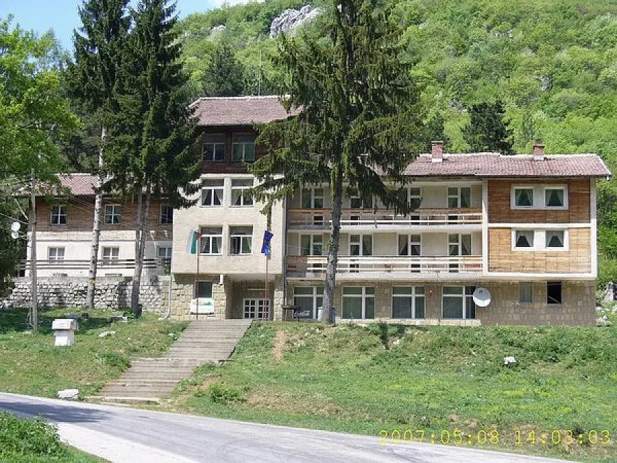 Загадъчна смърт покоси мъж край Леденика