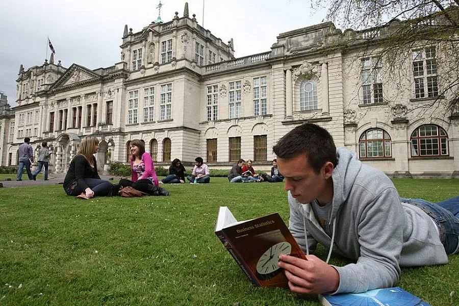 Британски университети се представят в София