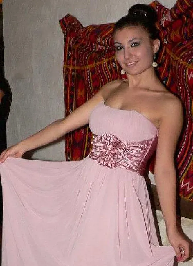 Алжирецът наръгал Вики за 100 лева