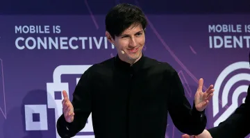 Красавица отмъква Telegram, Павел Дуров с пръст в уста /СНИМКИ/