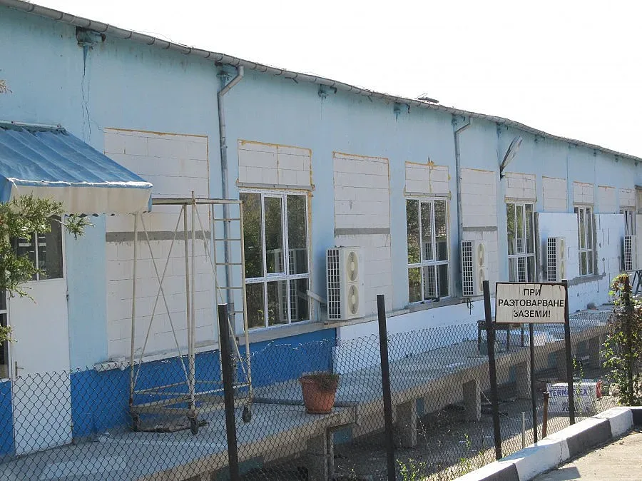 Лекари преглеждат бежанци в с. Ковачевци