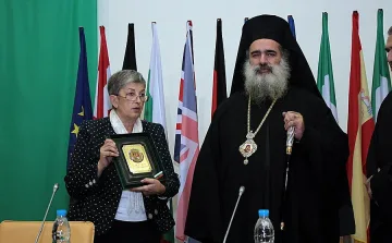 Севастийският митрополит Теодосий получи благодарствен плакет