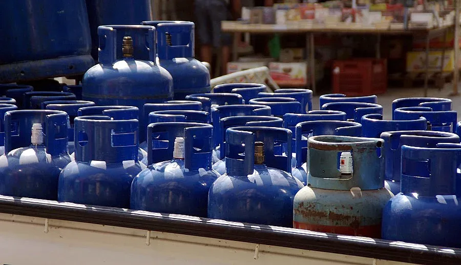 Газова бутилка подпали къща в силистренско