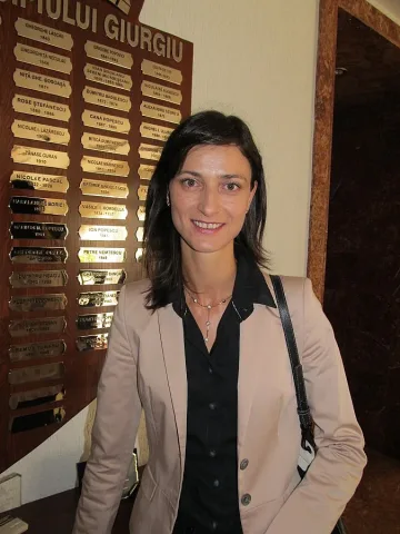 Евродепутат с конкурс и награди за ученици