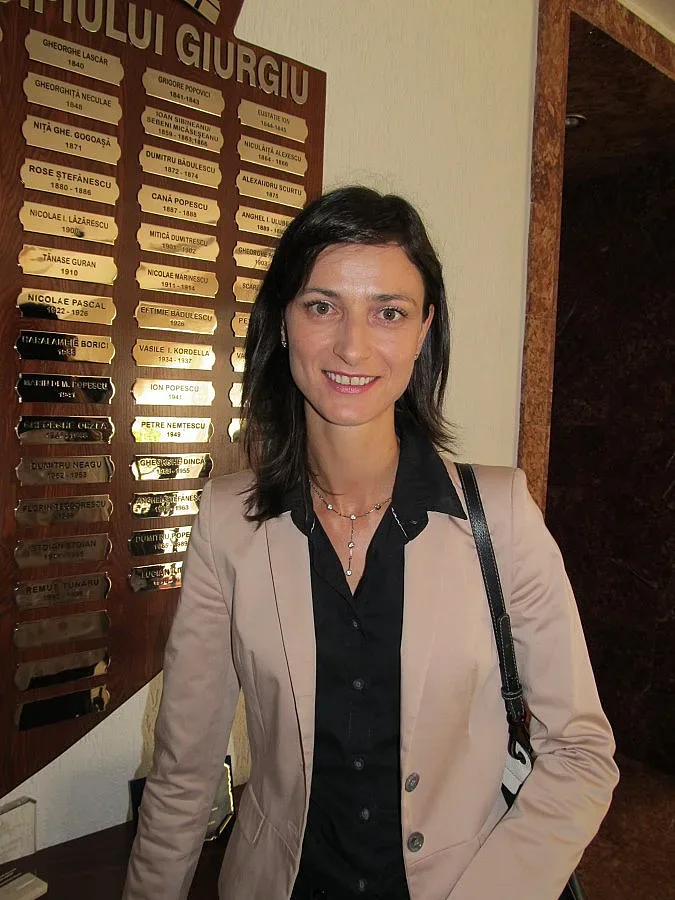 Евродепутат с конкурс и награди за ученици