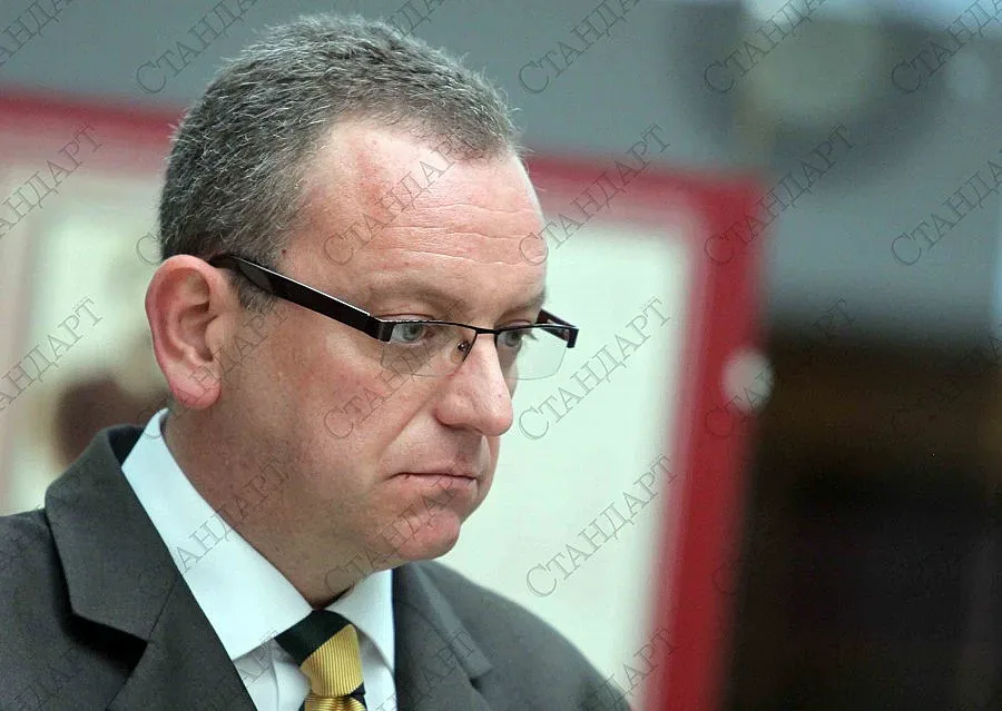 Стоянович: От революции сме на този хал