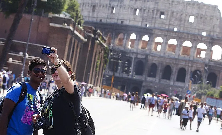 Сириец се запали до Колизеума