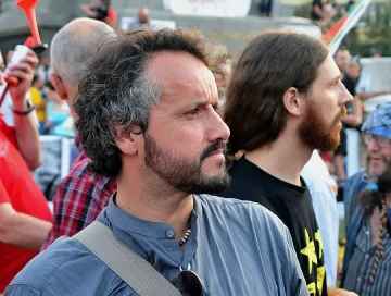 За всяка власт е удобно да управлява тъп народ