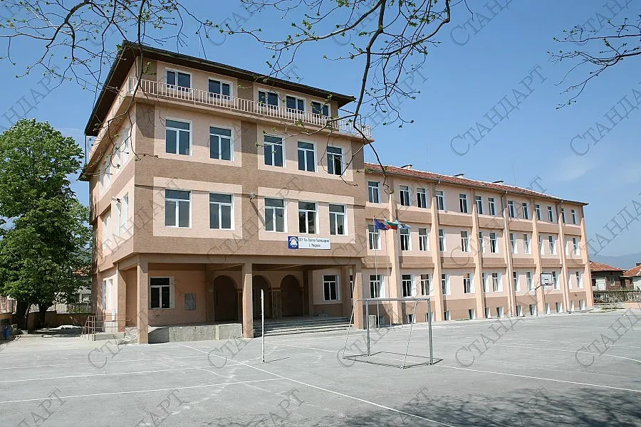 Селско школо чества 90-годишен юбилей