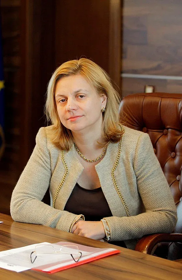 Министър реже две ленти в Разлог