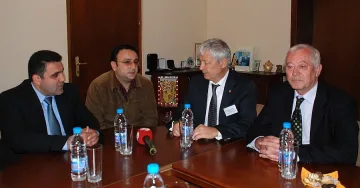 Областният на Хасково пита  Бобева за визите на турския бизнес