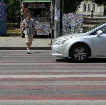 Художници окупираха пътя между СУ и НС  