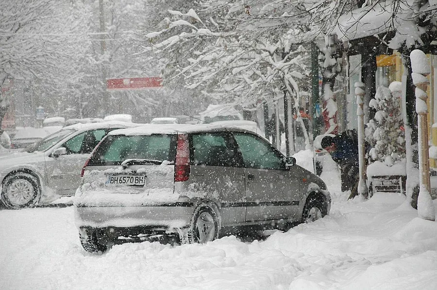 Общинари молят старците да се запасят с храна за зимата