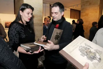 Буковска и Дилов на опашка за автографи 