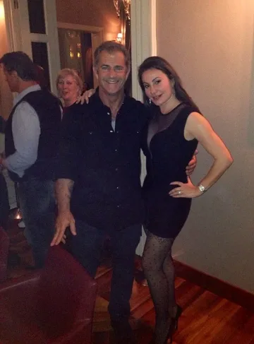 Дарина: Гибсън е убийствено красив