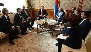 Президентът на Армения прие Добромир Карамаринов