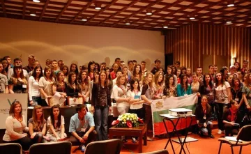 Милен Врабевски събра край морето 240 българчета