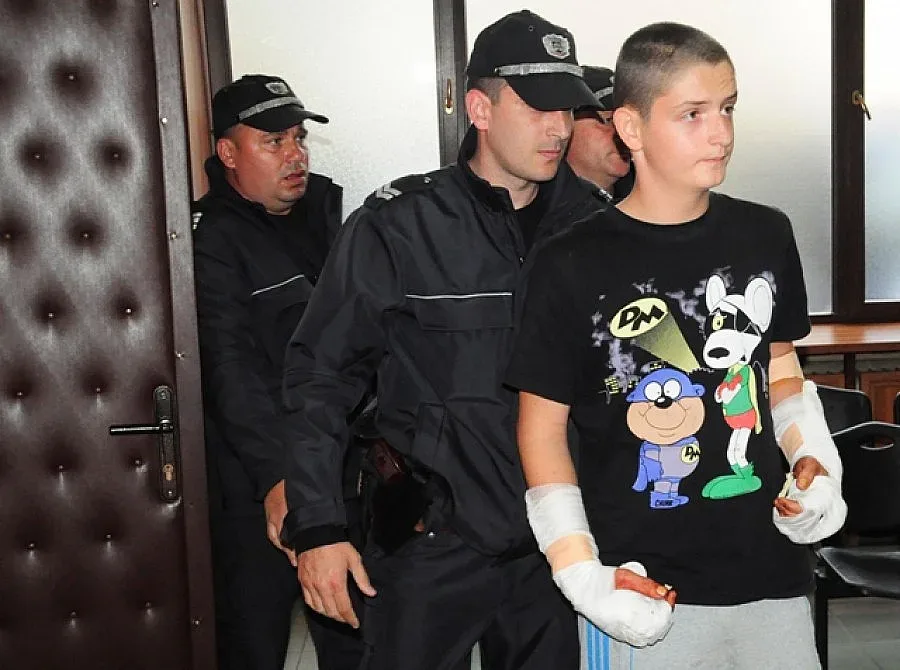 Иван накълцал връстника си за плейстейшън