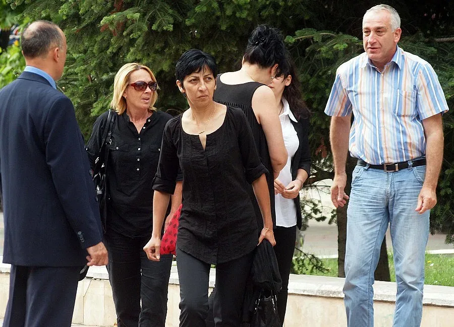 Четат присъдата за убийството на Лора