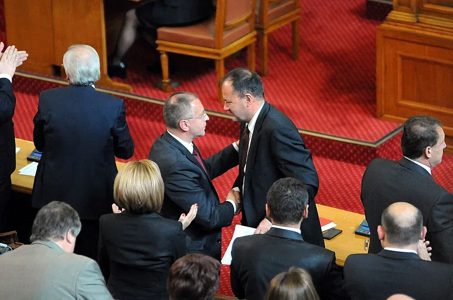 Миков с писмо до Цацаров за Станишев