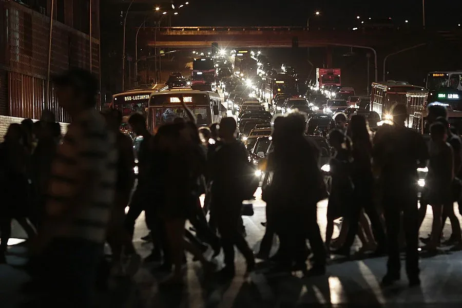 Пожар изпепели стадион за Мондиала