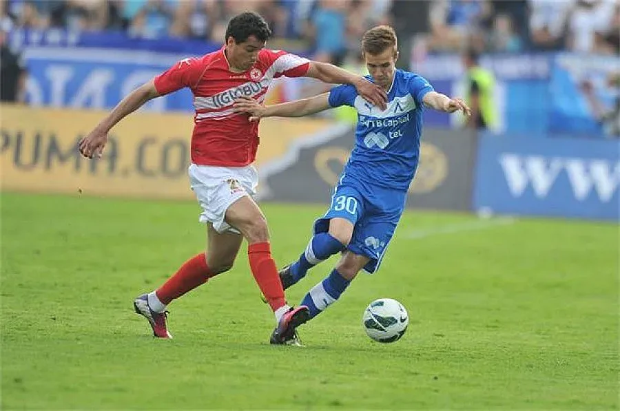 Вутов гори за вечното дерби