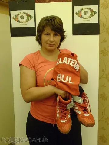 Станка дарява трикото си