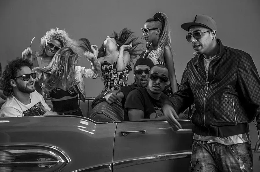 Бобо и Редмен в акция