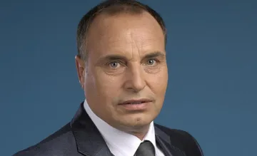 Свалиха лидера на ГЕРБ от поста шеф на ОбС